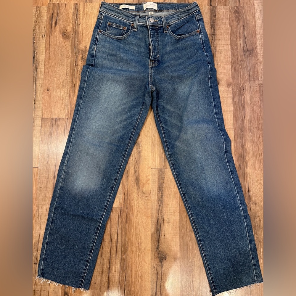 Universal Thread Indigo Straight Leg Jeans